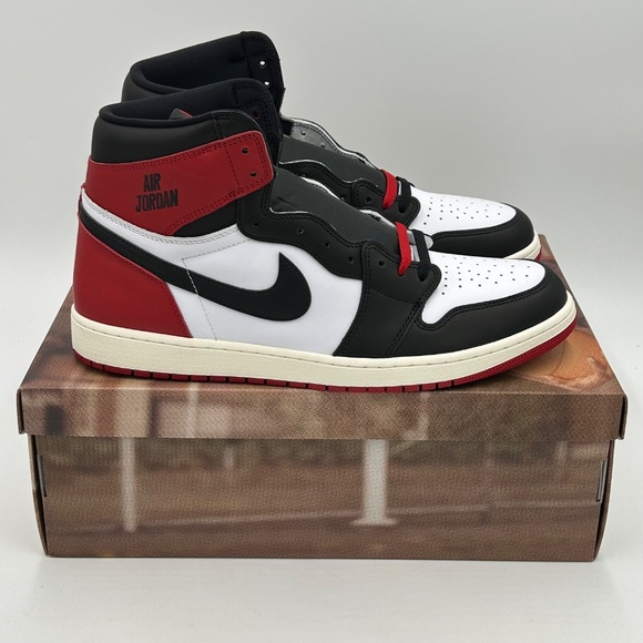Men's NIKE AIR JORDAN 1 RETRO HIGH OG "Black Toe" Reimagined Size 16 #DZ5485-106 - Picture 1 of 5